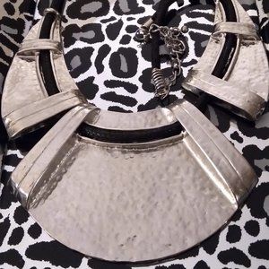 Necklace Silver Beautiful (fairly new).